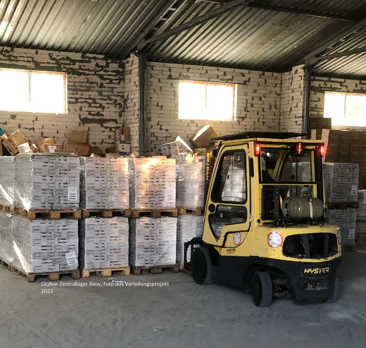 Globee_Zentrallager_Kiew_hier werden Schlafsäcke zwischengelagert.jpg_Bildhinweis