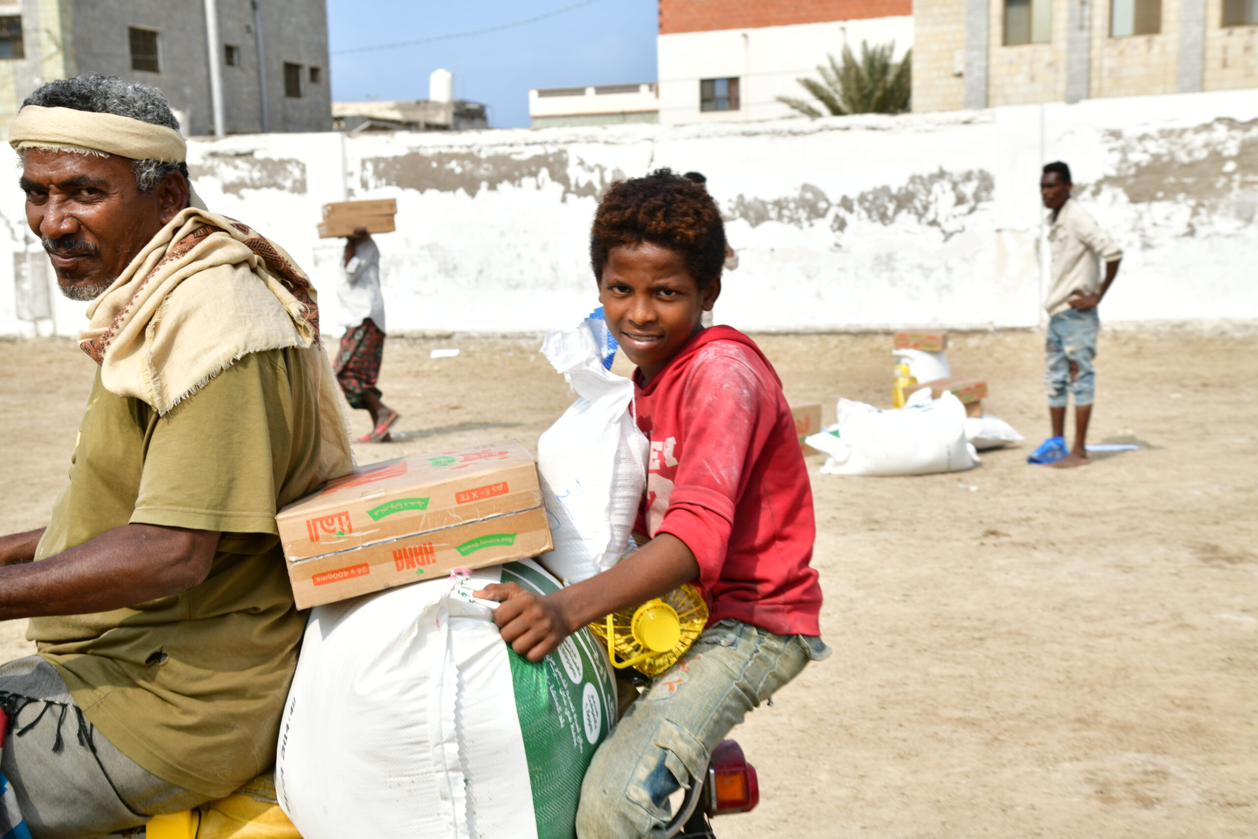 Hodeidah 330 food packs (151)