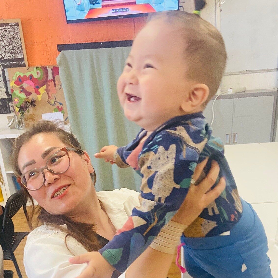 LandsAid_Naomi_Casa Base_Afghanin mit Kind4